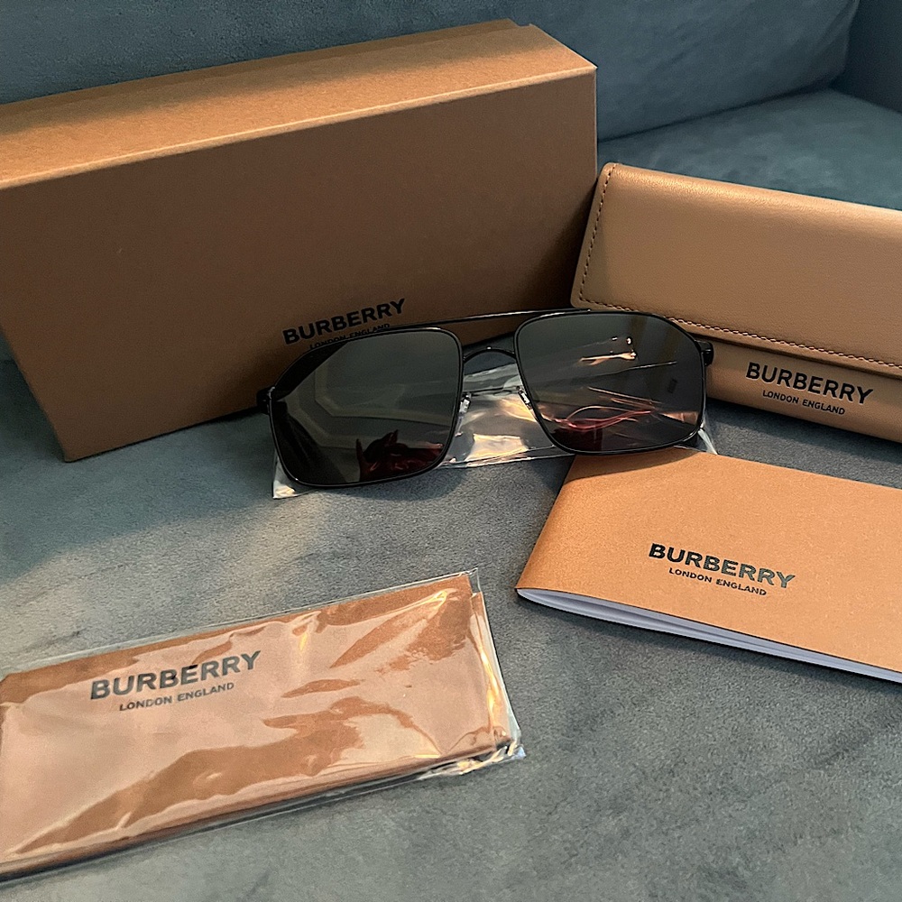 ❗️BRAND NEW BURBERRY SUNGLASSES❗️